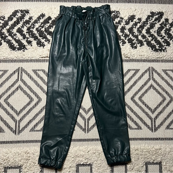Women’s Abercrombie & Fitch Green Faux Leather Joggers Size S - Picture 2 of 5